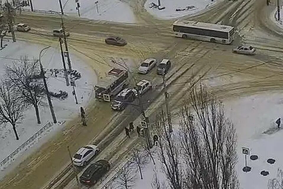 Камера контроля перекрестка. Липецк космонавтов звёздный. Липецк перекресток улицы циолковского и космонавты. Веб камера липецк площадь победы. Камеры липецк.