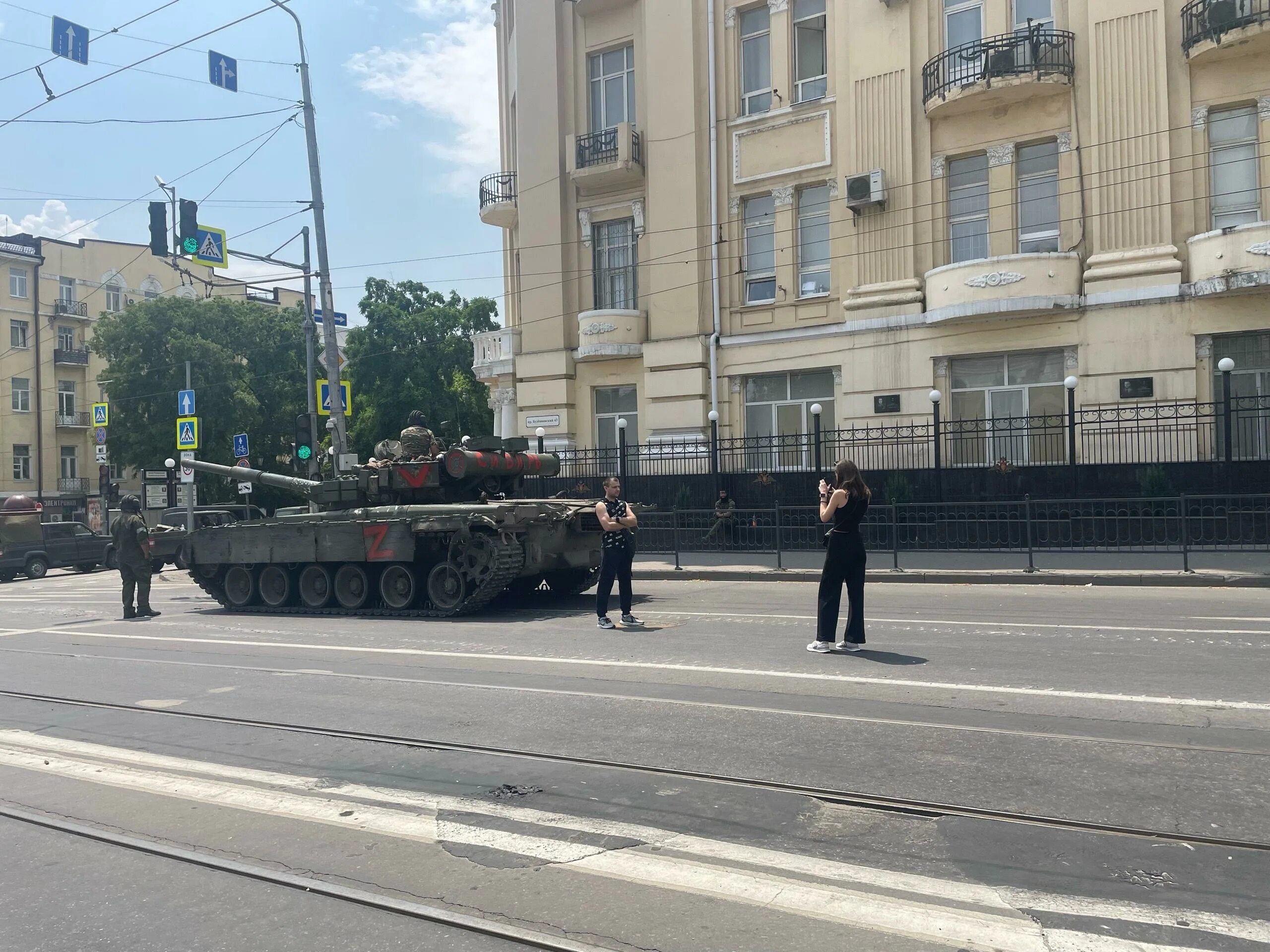 Военная техника в Ростове. Военное положение в Ростове на Дону 24 июня. Войска в Ростове. Кадры с Ростова на Дону. Ростов на дону события новости сегодня