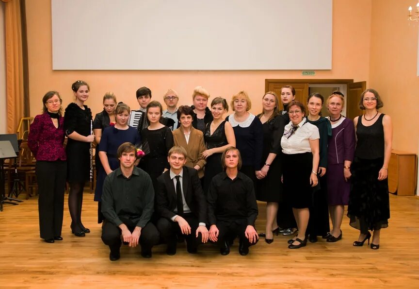 а. санкт петербург учитель музыки. металлиди жанна композитор. муз школа им римского корсакова. титкова елена анатольевна фортепиано.