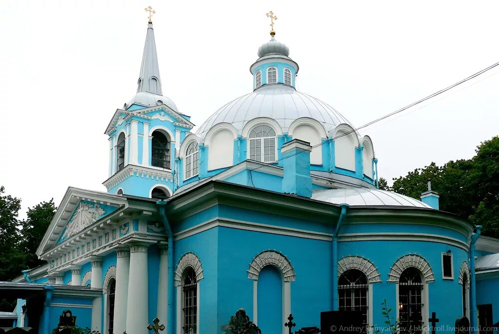 Храм Смоленской иконы Божией матери в Санкт-Петербурге. Смоленское кладбище в Санкт-Петербурге храм. Смоленский храм иконы Божией матери. Храм на Смоленском кладбище в Санкт-Петербурге.