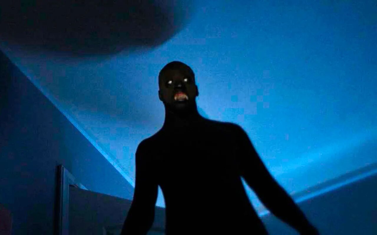 Лицо в темноте. Девочка в темноте. Человек в полумраке. Мужское лицо в тени. Люди тени сонный паралич.