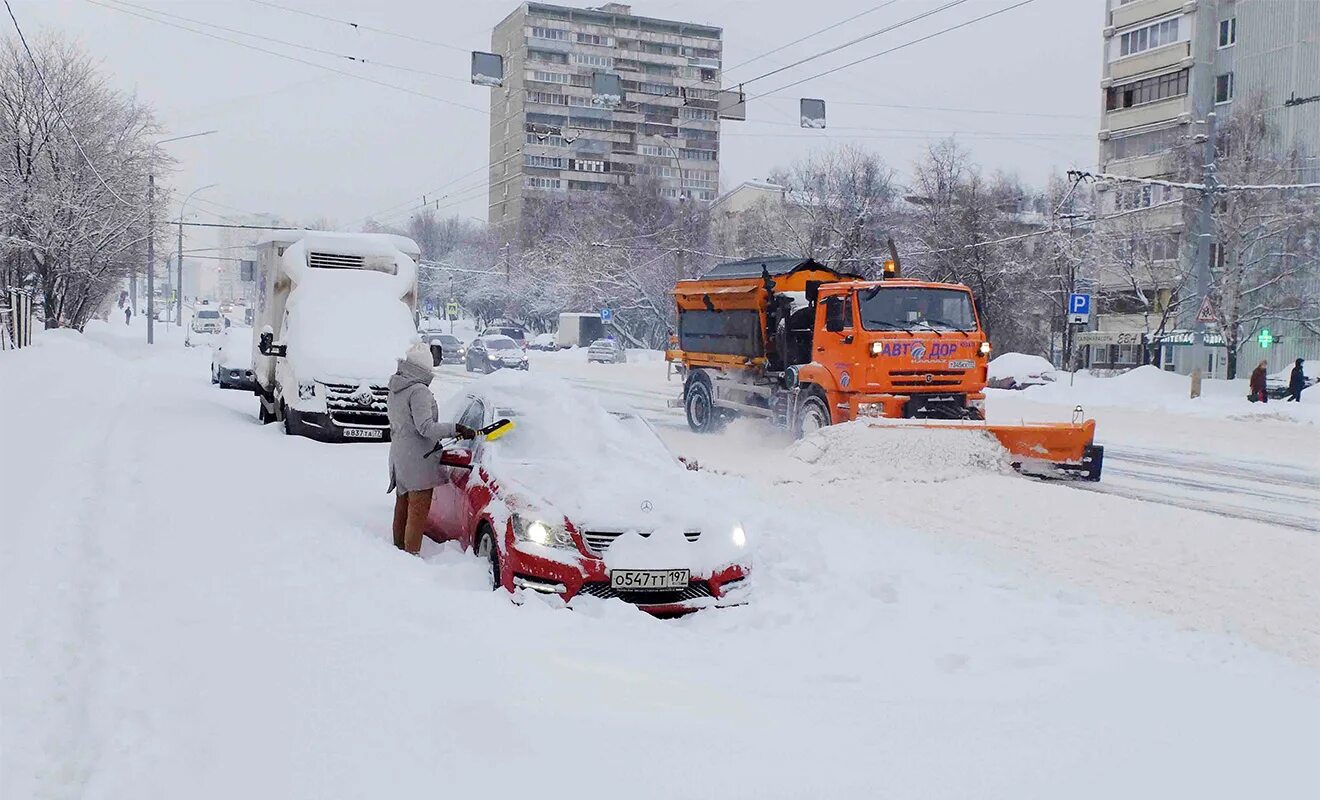 Сильнейший снегопад в Москве. Снег в Москве. Большой снег в Москве. Снег в Москве фото.