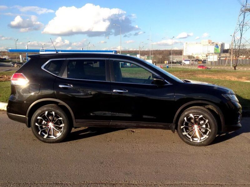 Ниссан х трейл т32 r19. Ниссан х трейл 32. X-trail t32 r19. Х трейл т32 r19. Nissan x-trail t32 черный.