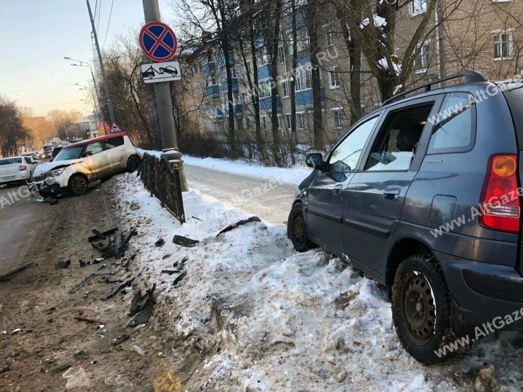 Авария город Сергиев Посад. Авария 2 января Сергиев Посад район. Автомобильное происшествие в Сергиевом Посаде. Аварии 9 мая