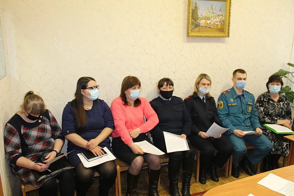 Прошло заседание комиссии по делам несовершеннолетних
