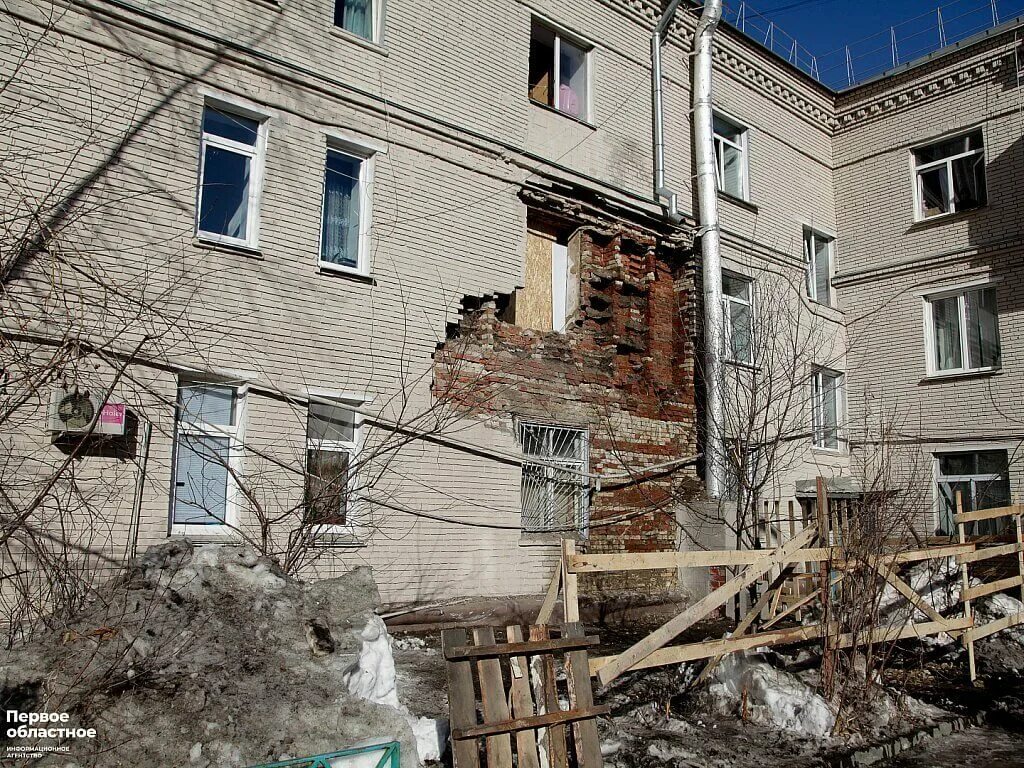 Обрушение общежития в печоре. Обрушение фасада. обрушение стены в челябинском общежитие. дом в челябинске рухнула стена.