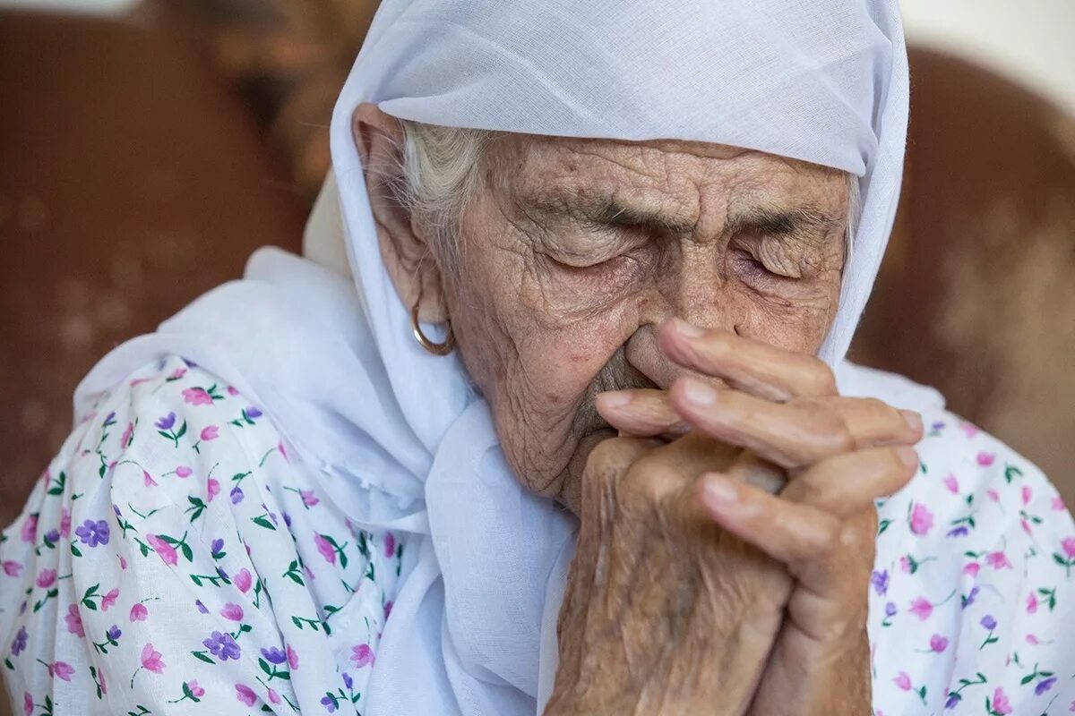 ашки и бэшки. ашки класс. ашки супер ашки класс бешек смоем. бабушка плачет. ашки супер.