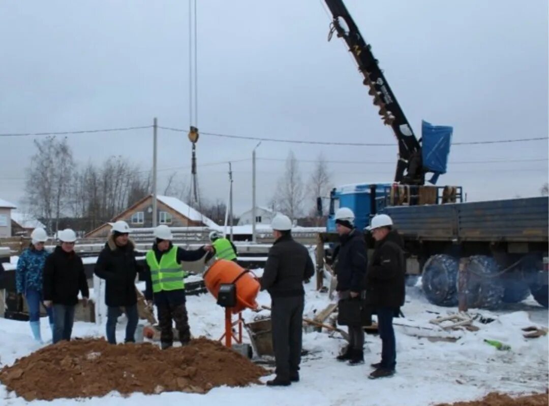 Погода поселке октябрьский архангельской. Посёлок Октябрьский Архангельская область дома для переселения. Где в Октябрьском Устьянского р-настроят дома по переселению. Погода в Октябрьском Устьянского района.