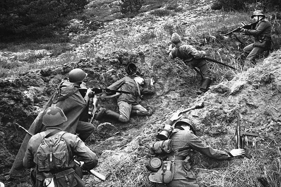 Хроника мировых. Хроника мировых. Битва за сталинград 1942-1943. Питер джексон они никогда не станут старше. Солдаты второй мировой войны.