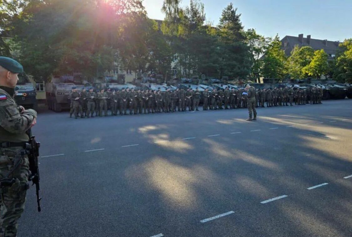 Польша отправила на украину. Военные фото. Польские военные. Военные на границе. Польская армия на границе с Белоруссией.