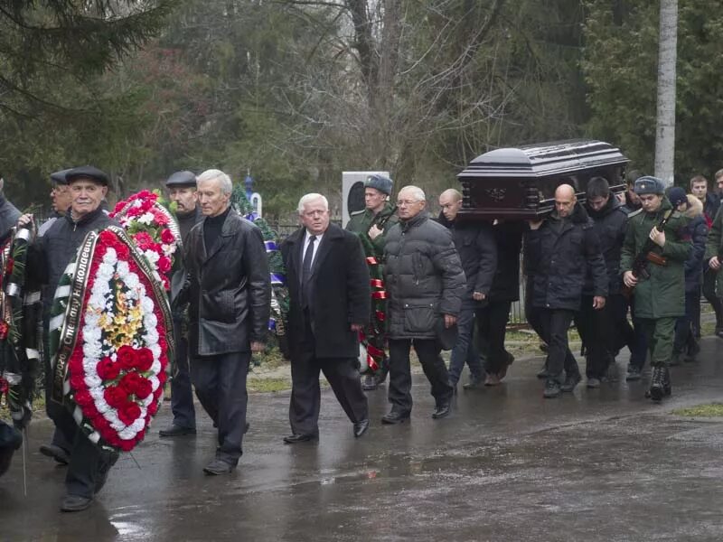 Брянский свежие новости сегодня. Аллея славы Брянск кладбище. Центральное кладбище Брянск.