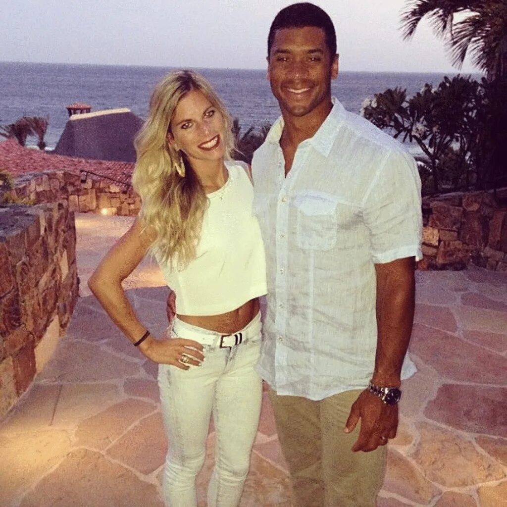 Russell Wilson wife. Расселл Уилсон с женой. Вильсон с женой. Dan Wilson wife. My new husband