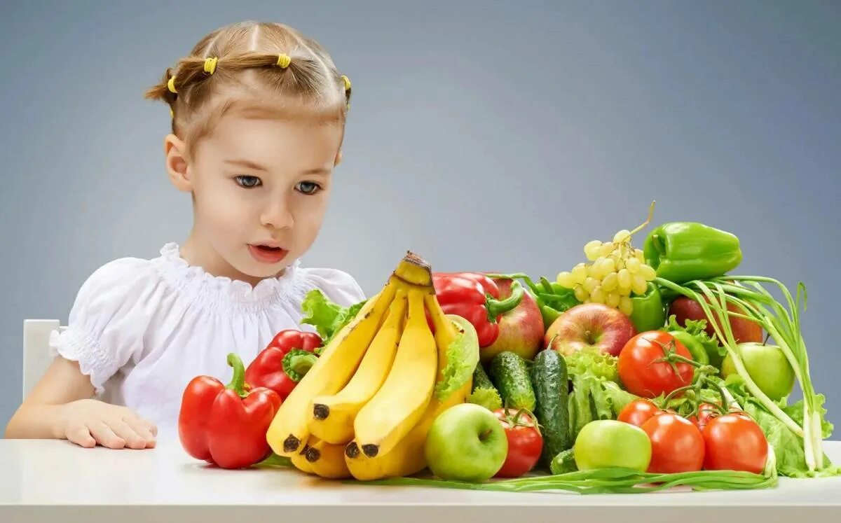 Овощи и фрукты для детей. Овощи и фрукты в питании детей. Здоровое питание для детей. Фрукты для детей.