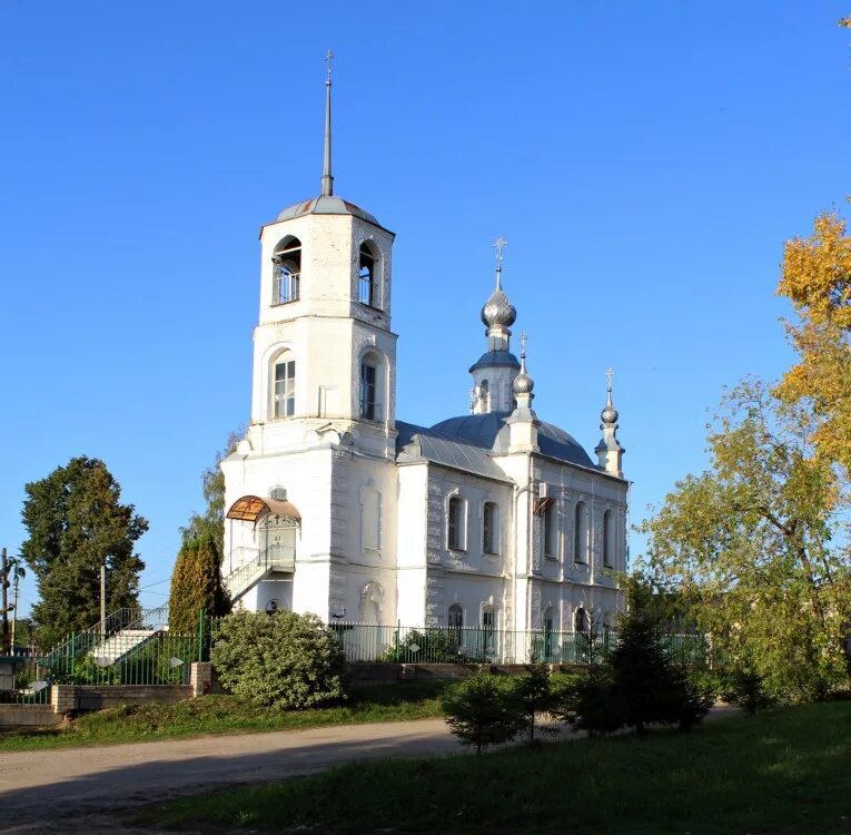 Церковь Рождества Христова (Комсомольск). Храм Рождества Христова в Ивановской области. Город Комсомольск Ивановская область. Храм в Комсомольске Ивановской области.