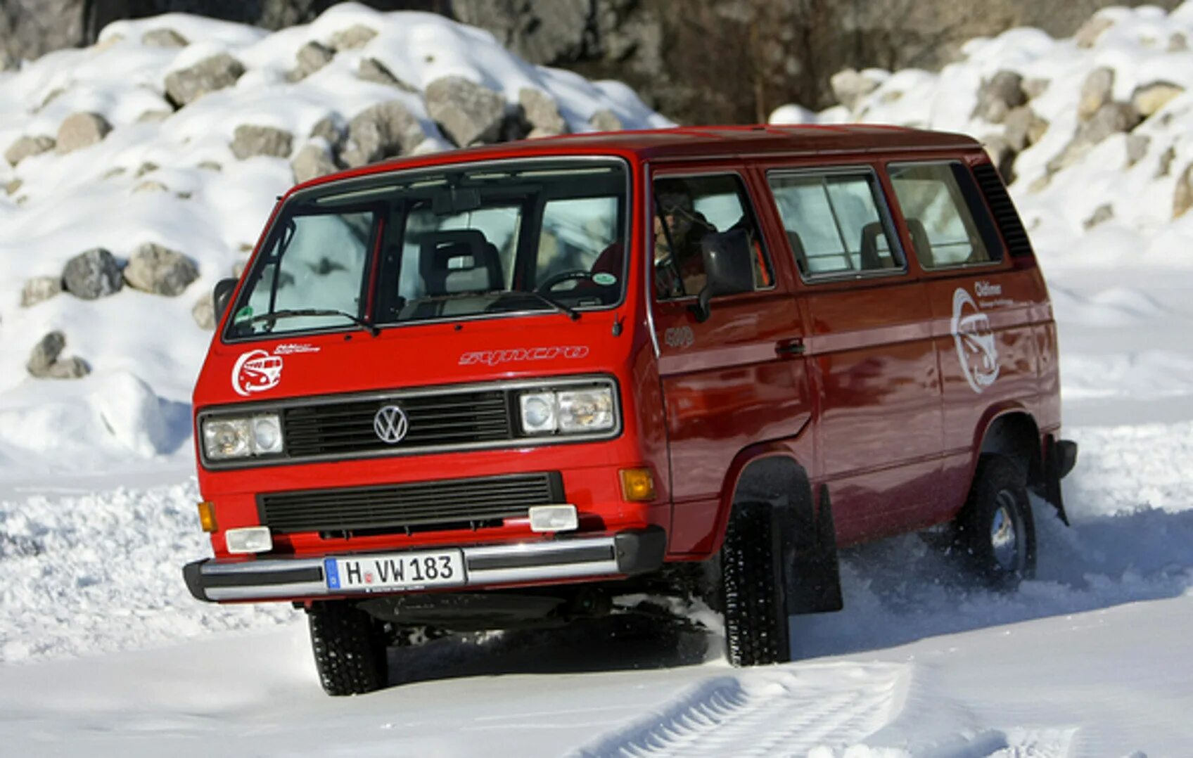 Синхро 2. Volkswagen t3. VW t3 Syncro. Фольксваген т3 синхро. Фольксваген Транспортер т3 4х4.