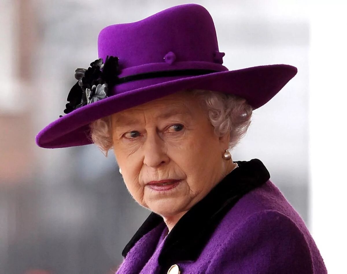 Елизавета ii (монарх). Елизавета ii. Королева елизавета 2 гардероб. Любимый цвет королевы елизаветы. Окрашивание волос в королева елизавета 1500.