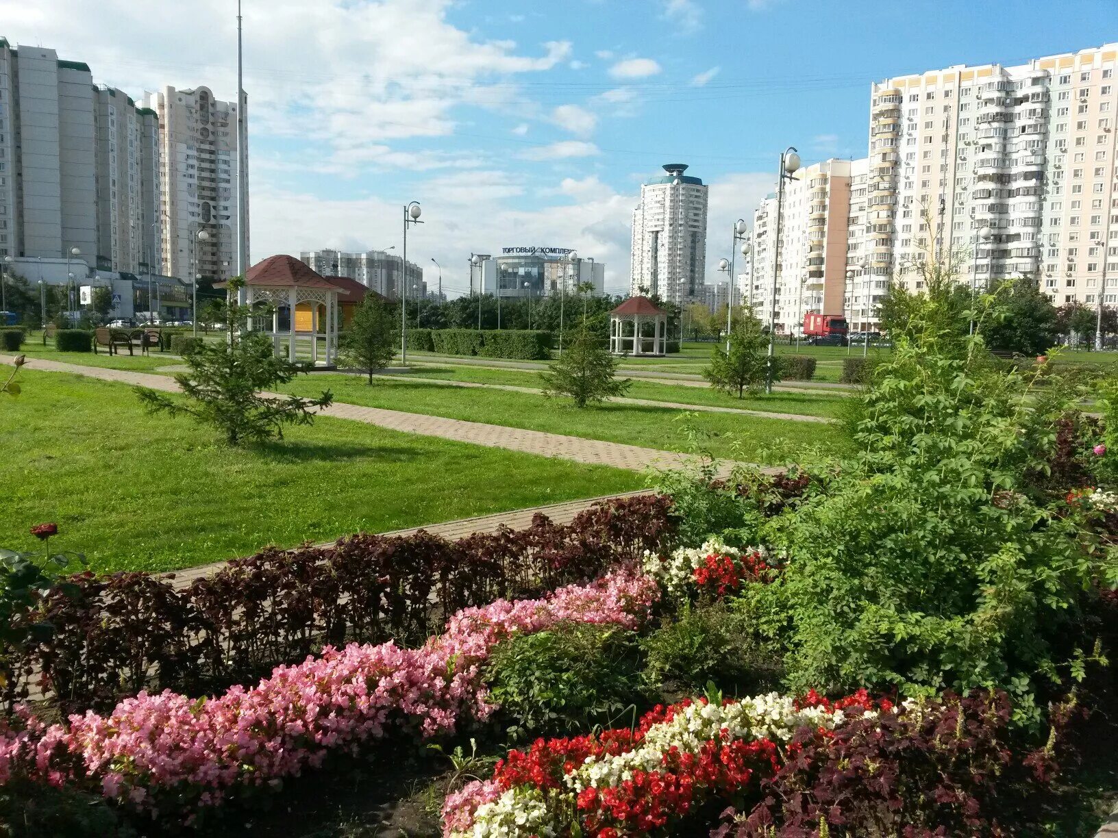 Старое марьино цветочный магазин. Театр цветов. Цветы марьина роща. Цветочный магазин марьино. Парк 850 летия москвы набережная.
