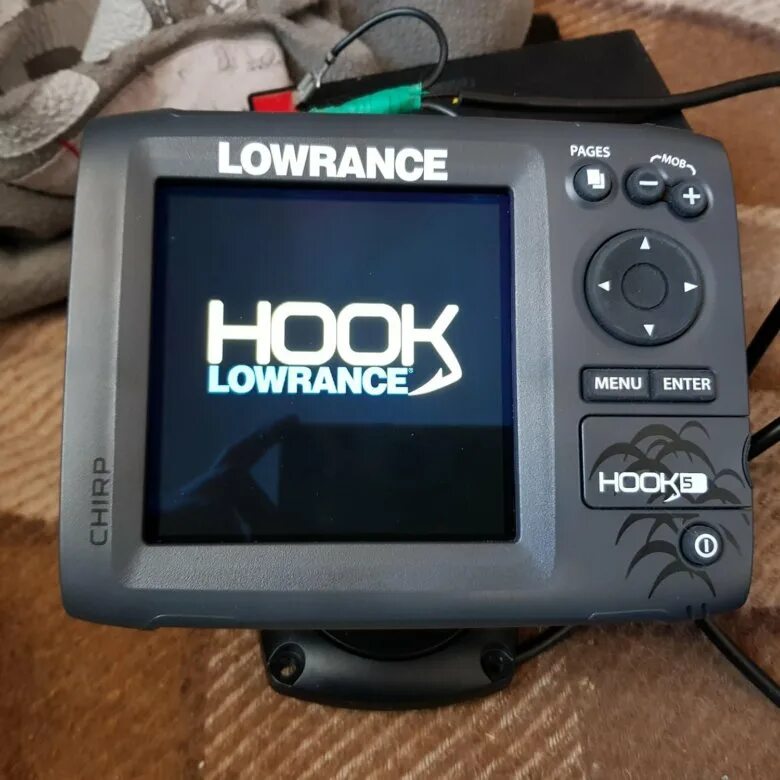 Lowrance hook 7 купить. Эхолот Lowrance Hook 5х CHIRP. Эхолот Lowrance Hook 5 CHIRP характеристики. Lowrance Hook 5 CHIRP характеристики. Площадка под эхолот Лоуренс чирп.