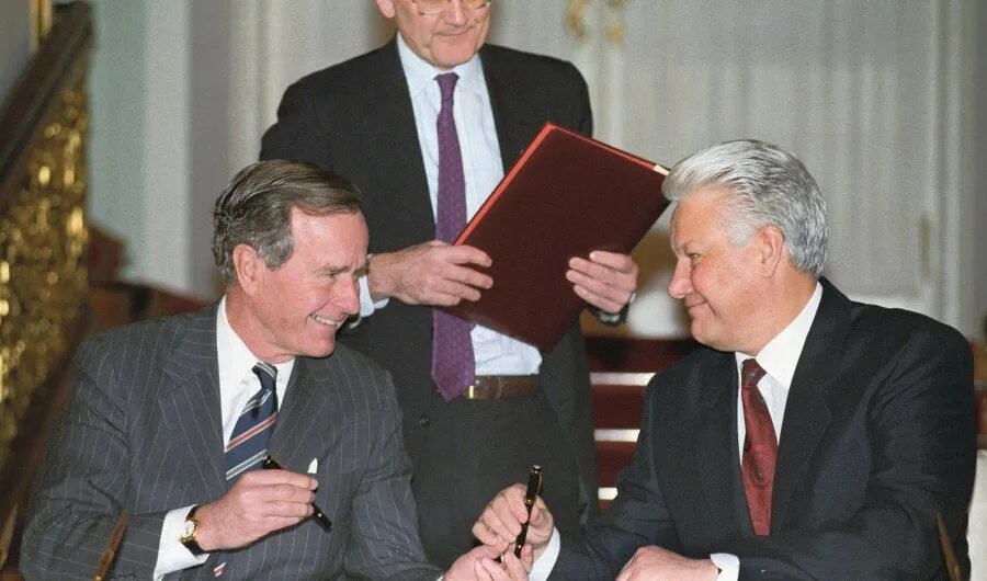 Ратифицирована ссср. СНВ 2 Ельцин Буш. Ельцин и Буш старший.