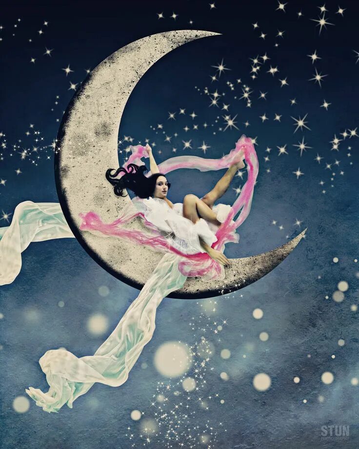 Месяц женщины. Ночь месяц девушка. Винтажные иллюстрации с луной. Луна в рыбах у женщины. Открытка с изображением Луны.