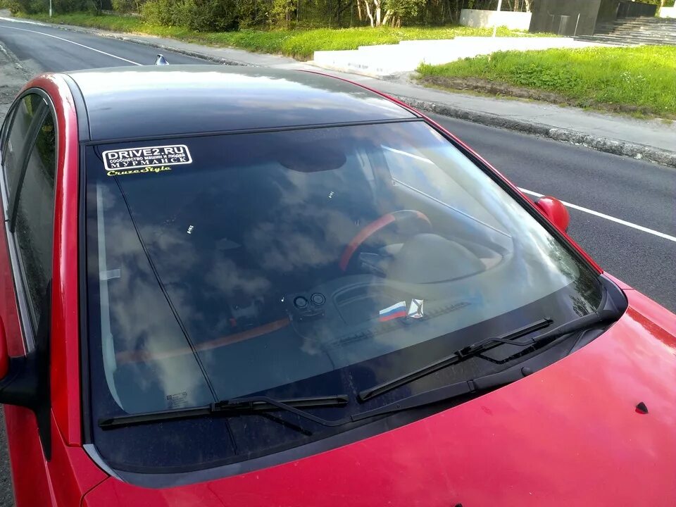 Полоска на стекло автомобиля. Дефлектор лобового стекла hyundai getz. Защитная полоска на лобовое стекло 2015 llumar. Съёмная тонировка ваз 2110 лобовое. 5 артикул.