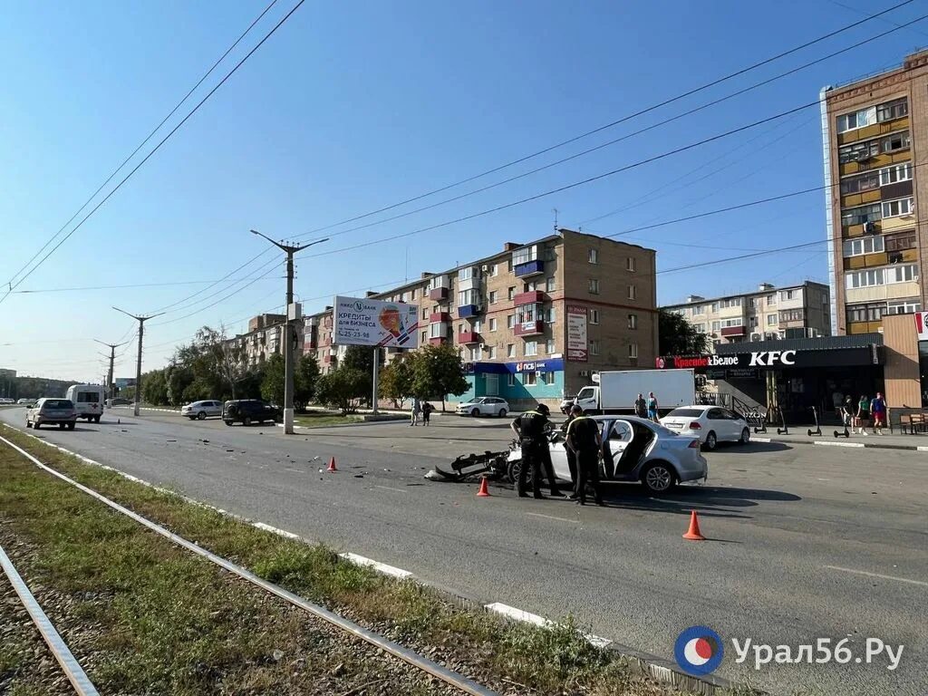 Орск сегодня. Орск авария на площади Шевчен. Урал 56 Орск главный сайт города Орска. Орск ру новости происшествия авария орск