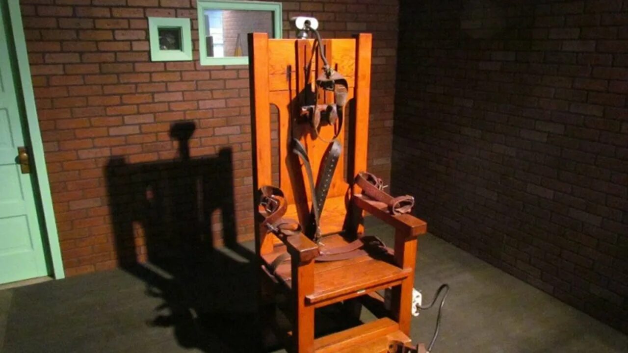 Пытка электрическим стулом. Казнь на электрическом стуле в США. Смертная казнь в США электрический стул. Электрический стул смертная казнь.