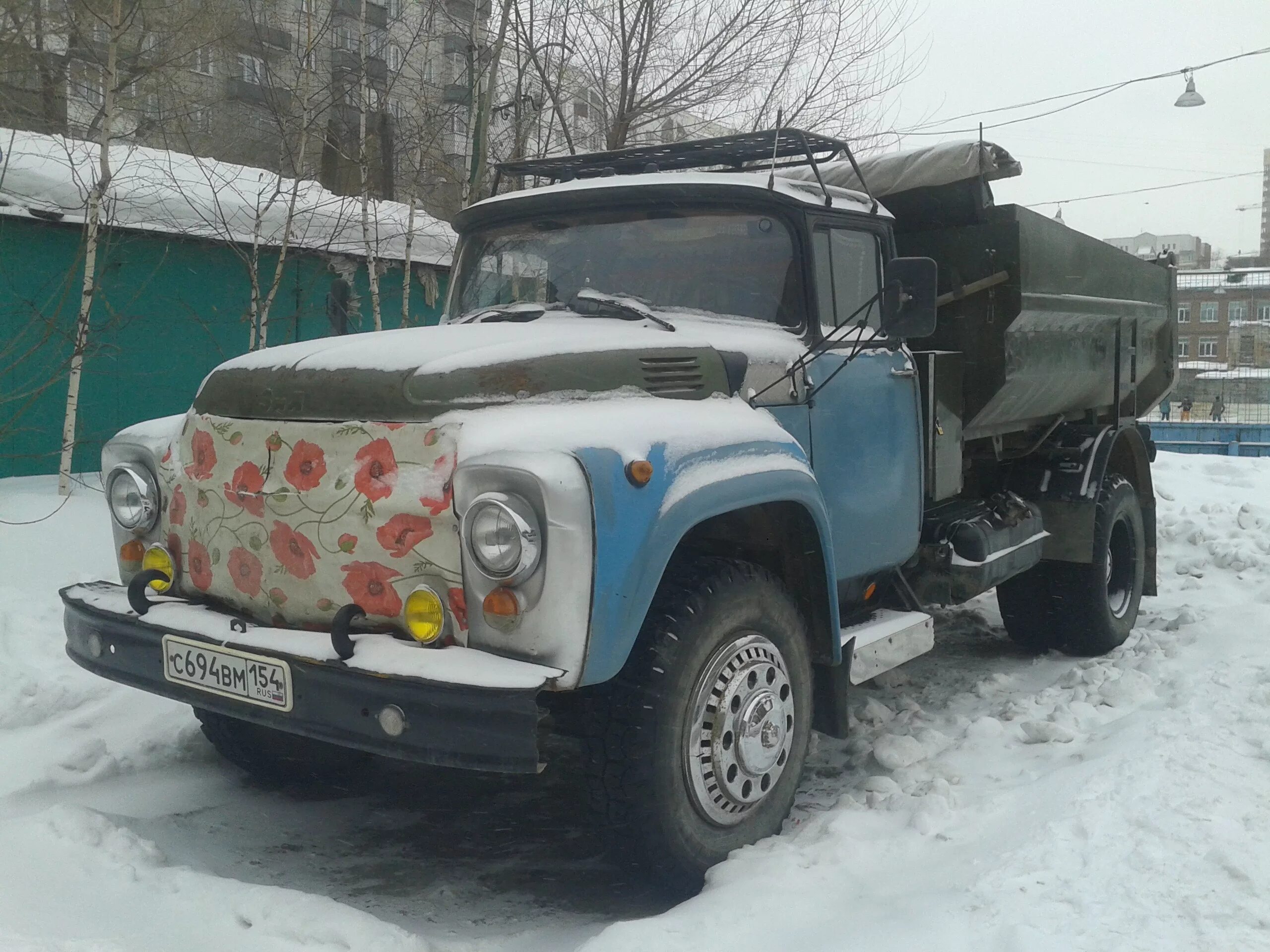 Зил 130 омск. ЗИЛ 130 грузовой бортовой. ЗИЛ 130 С лебедкой. Багажник на ЗИЛ 130. ЗИЛ 130 бортовой самосвал.