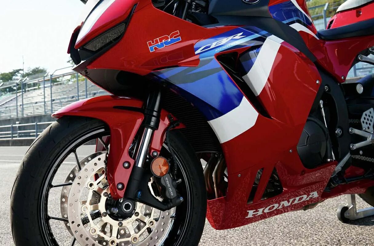 Масла хонда сбр 600. Honda cbr600rr 2021. Honda 600rr 2021. Honda CBR 2021. Мотоцикл Honda CBR 2021.