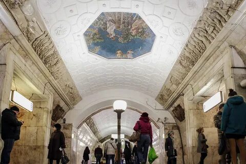 Новокузнецкая метро рядом