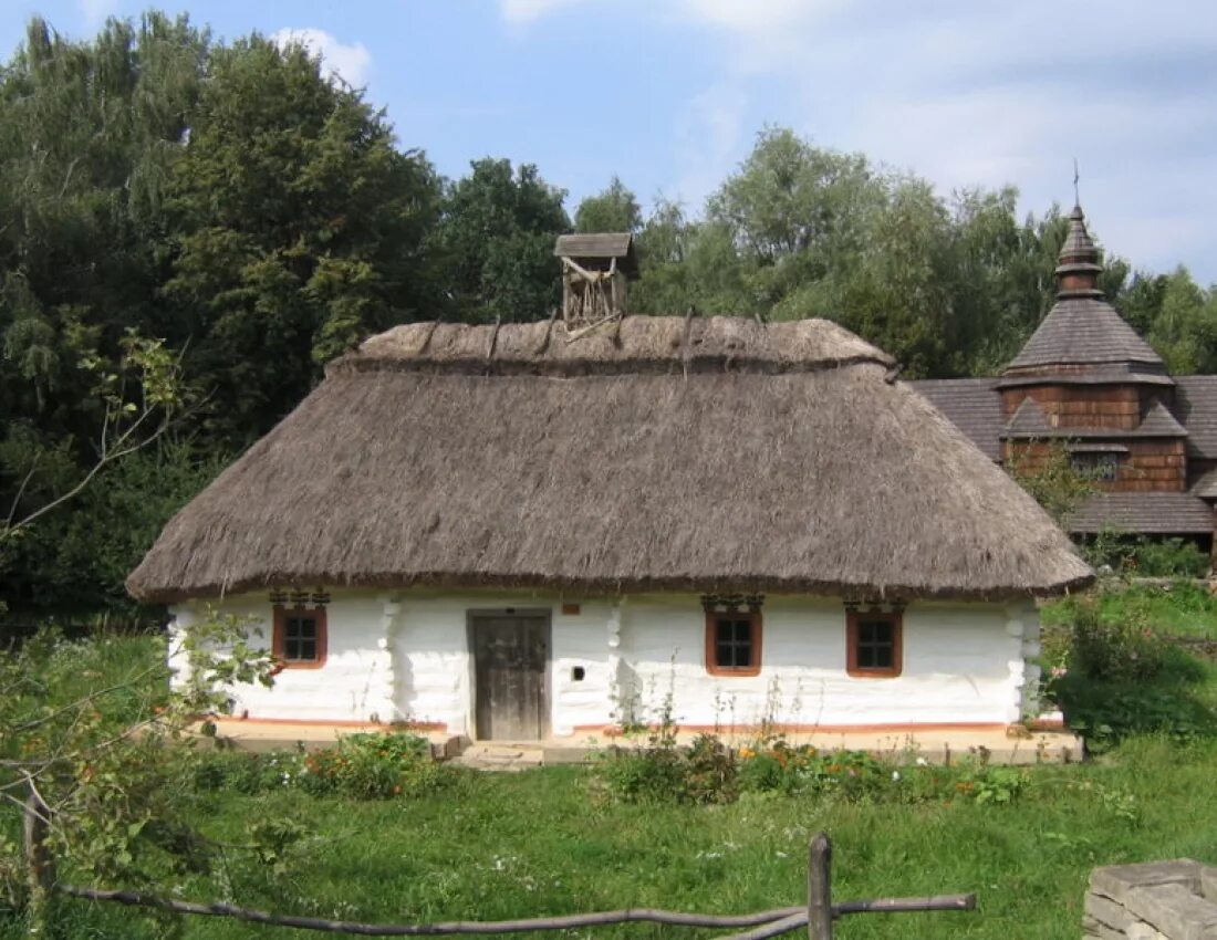 Мазаные хаты. Хата Мазанка Украина 17 век. Украинская хата Мазанка 17 века. Традиционное жилище Мазанка Украина. Хаты мазанки в 17 веке.