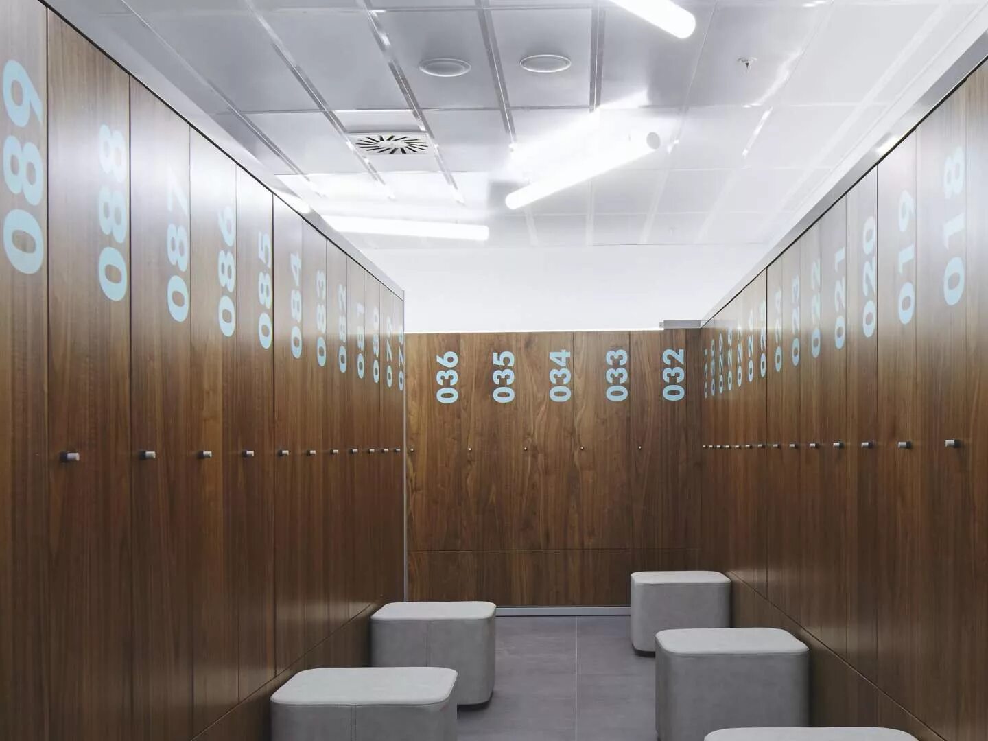 Wtc fitness. WTC фитнес Москва. Фитнес клуб WTC Fitness. Фитнес WTC Краснопресненский. Лифты гостиницы Plaza Garden Moscow.