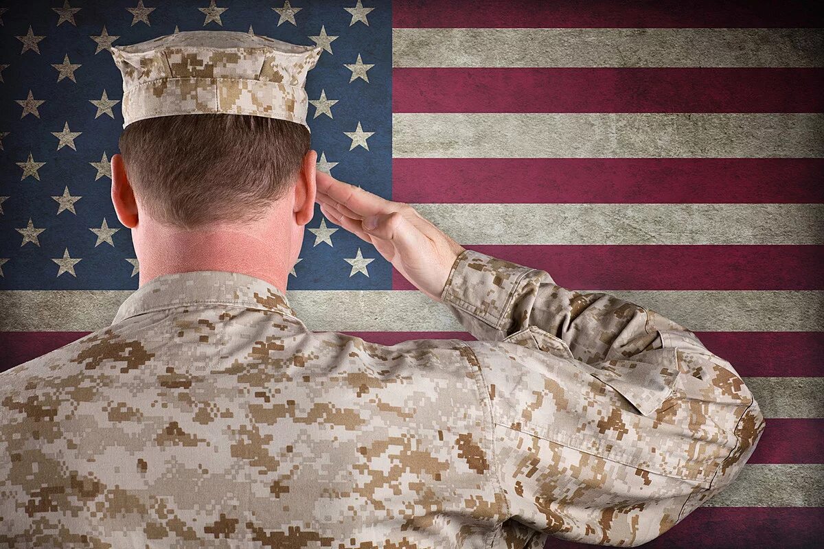 Veterans day. Американский солдат отдает честь. Воинское Приветствие США. Воинское Приветствие в Америке. Американские военные отдают честь.