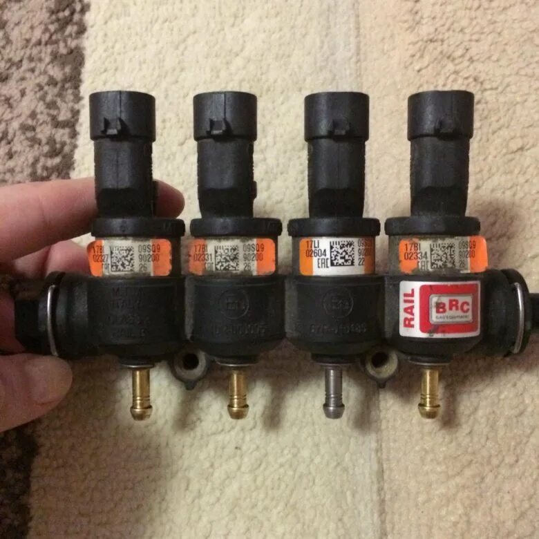 Рампа форсунок opel cng. Форсунки brc. Форсунки brc. Газовые форсунки brc alba 16lf. Gp20 форсунки brc.