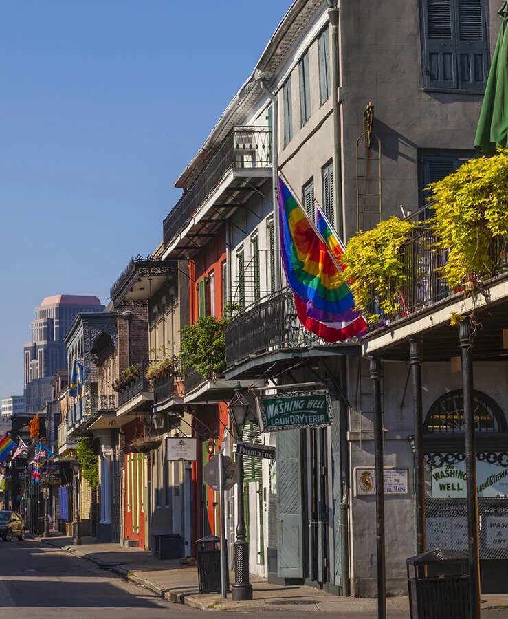 Новый орлеан город французский квартал. Новый орлеан улица бурбон стрит. Штат луизиана французский квартал. Французский квартал. Новый орлеан французский квартал фото.