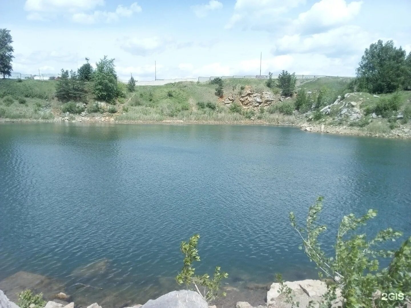 Река исеть каменск-уральский. Силикатный карьер каменск-уральский. Озеро каменске уральском. Природа южного урала. Силикатный каменск уральский озеро.