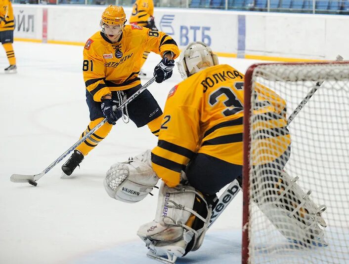 хоккей атлант пойковский. атланты московская область. атланты московская область. атлант московская область. клуб атланты состав участников.