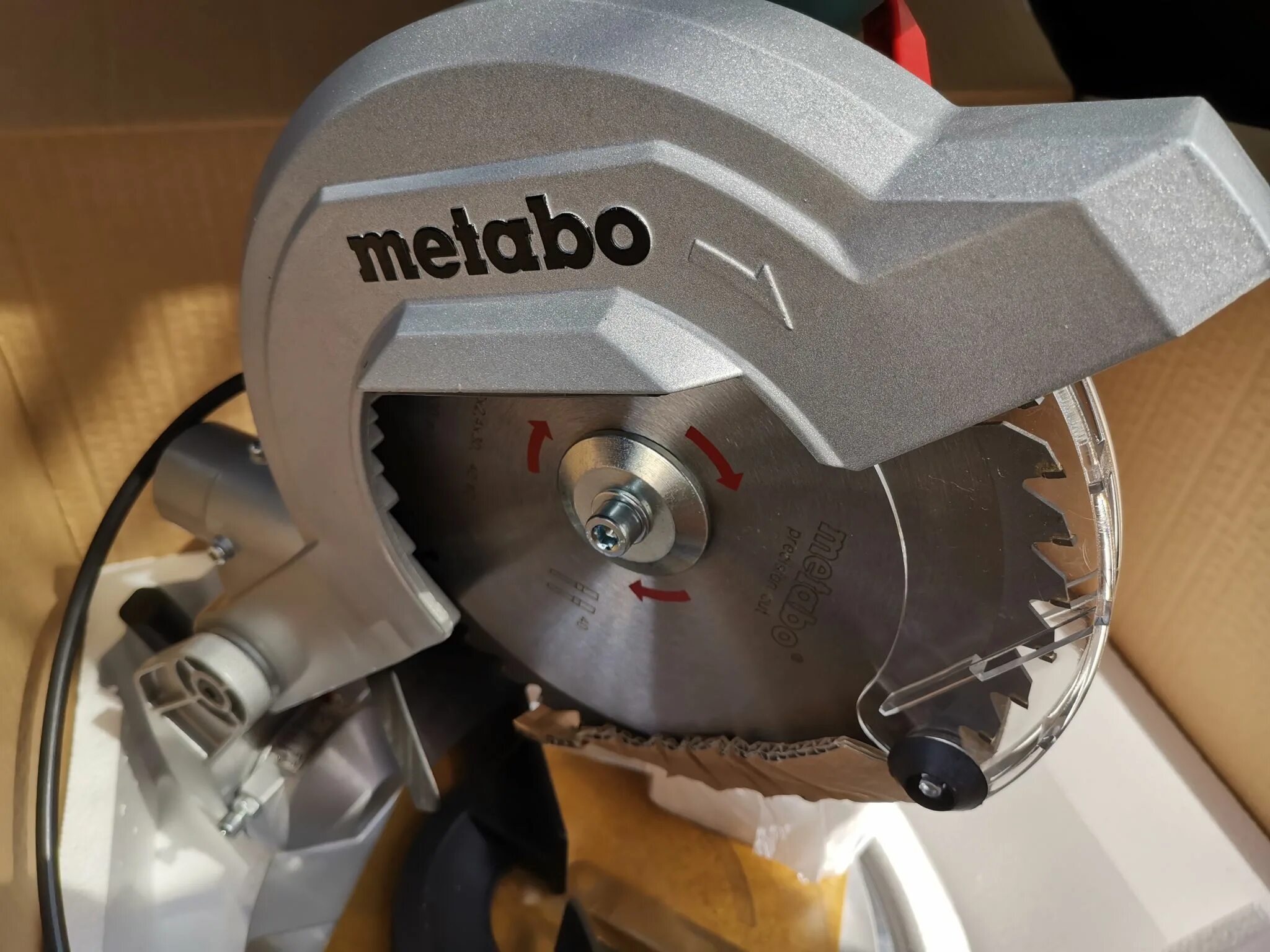 Купить metabo 216 m. Метабо KS 216 M Lasercut. Metabo KS 216 M Lasercut 619216000. Пила торцовочная Metabo ks216m. Metabo KS 216 M.