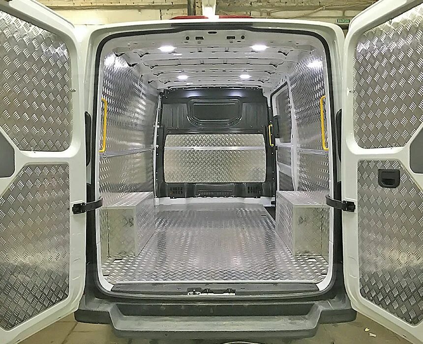 Рифленый алюминий на уаз патриот. Нива 21214 отделанная алюминием. Обшивка алюминием уаз 452. Обшивка алюминием ваз 2131. Обшивка алюминием ваз 2131.