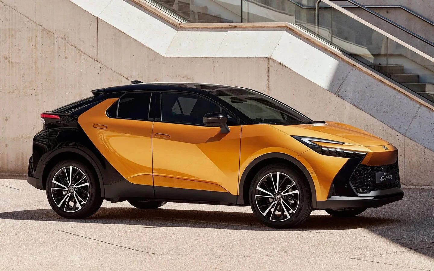 Toyota c-hr 2023. Toyota chr белая. Новые сн. Toyota c-hr 2022. Новые сн.