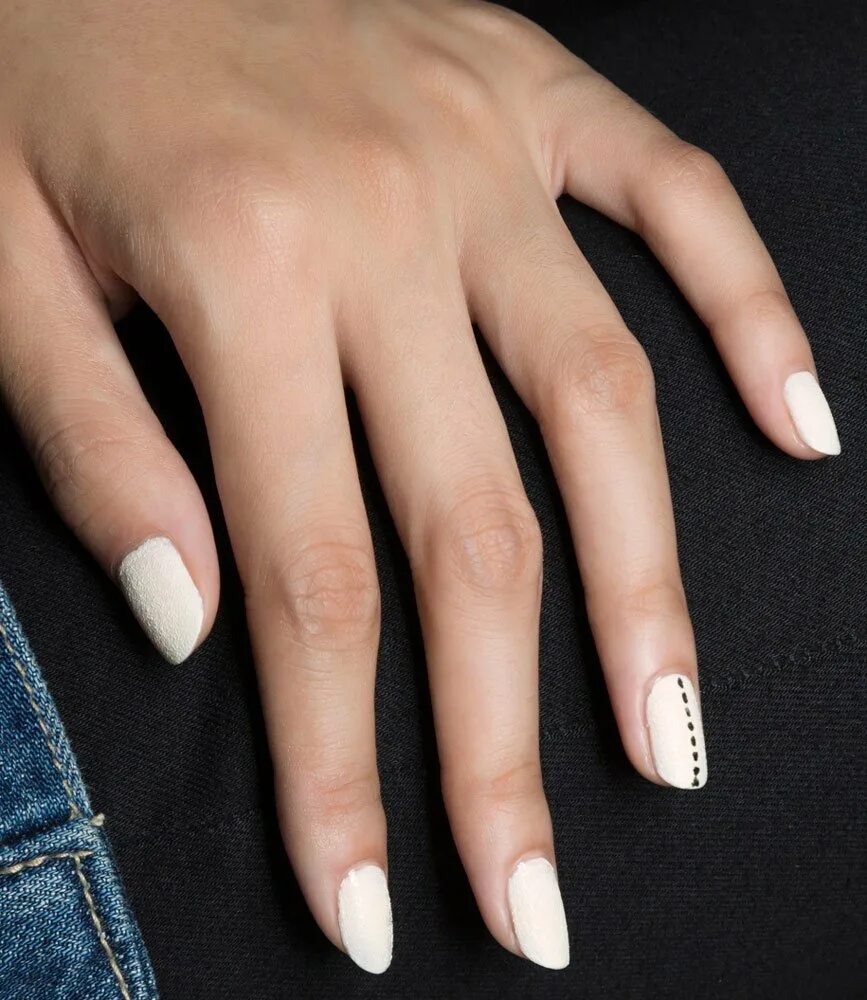 Маленькая форма ногтей. Ногти Минимализм. Белые матовые ногти. Полуквадратные ногти. Трапециевидные ногти.