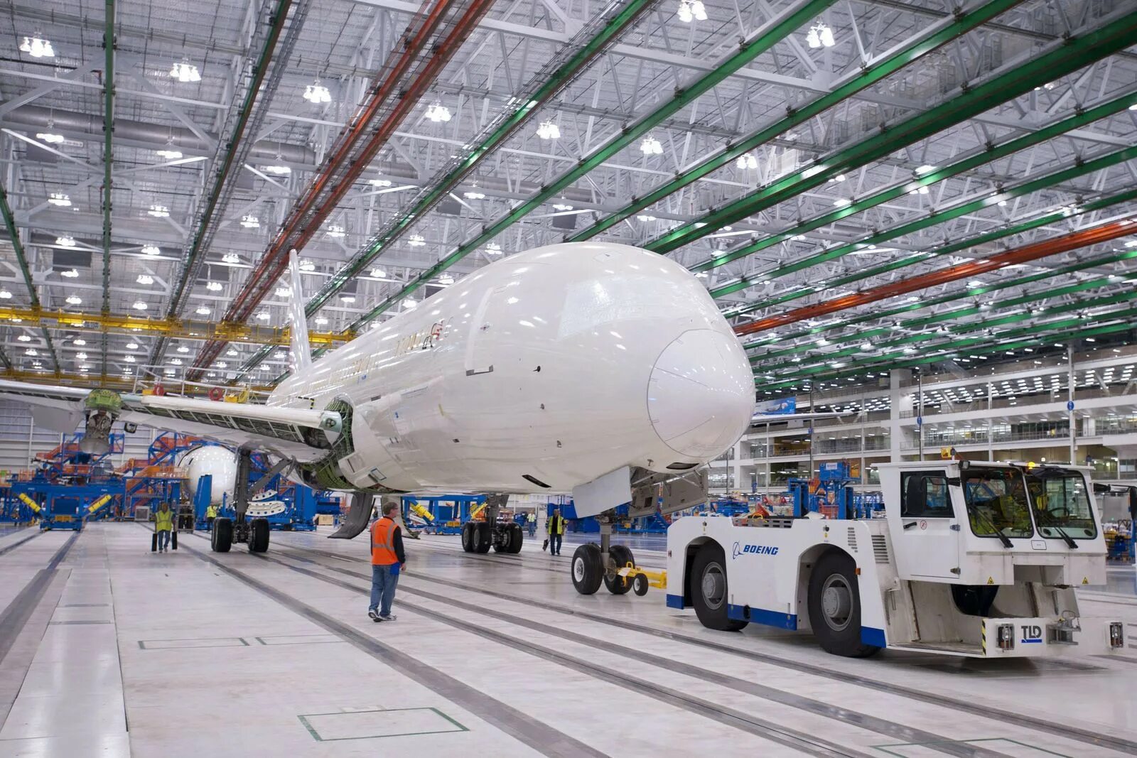 Завод Boeing Everett. Завод Боинг в Сиэтле. Корпорация Боинг, Сиэтл. Ангар завода «Боинг Эверетт. Завод по производству самолетов