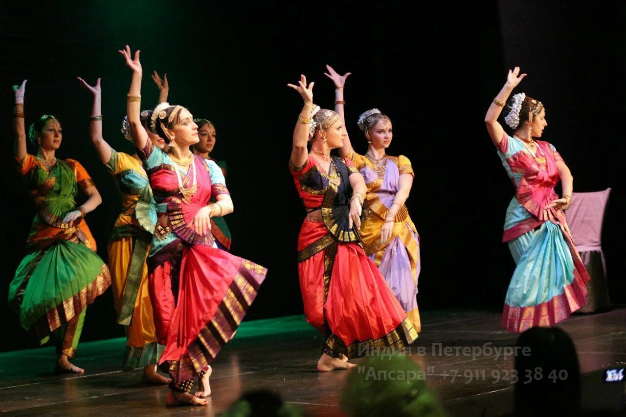 апсара ансамбль. индийское шоу на мероприятие. индия в петербурге. индийский фестиваль в питере. индия шоу.