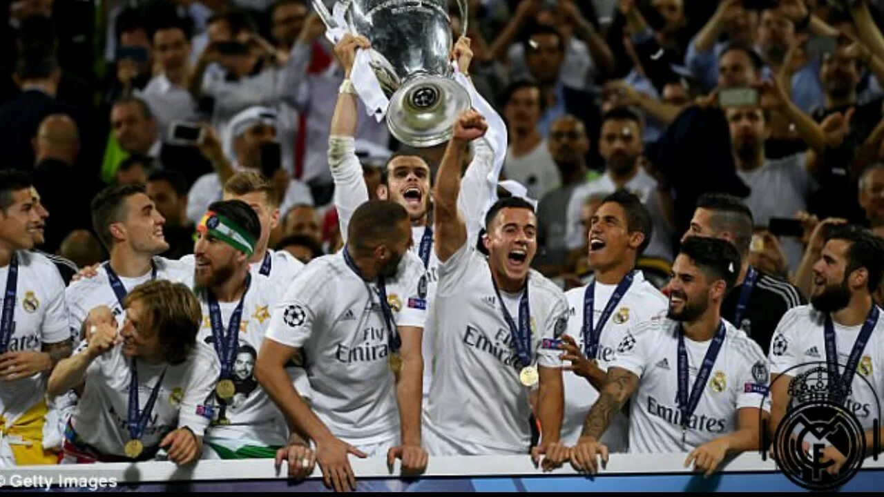 Реал мадрид с кубком. Состав реал мадрид 2022. Реал мадрид 2018 состав с кубком. Toni kroos ucl. Реал мадрид кубок испании 2024.