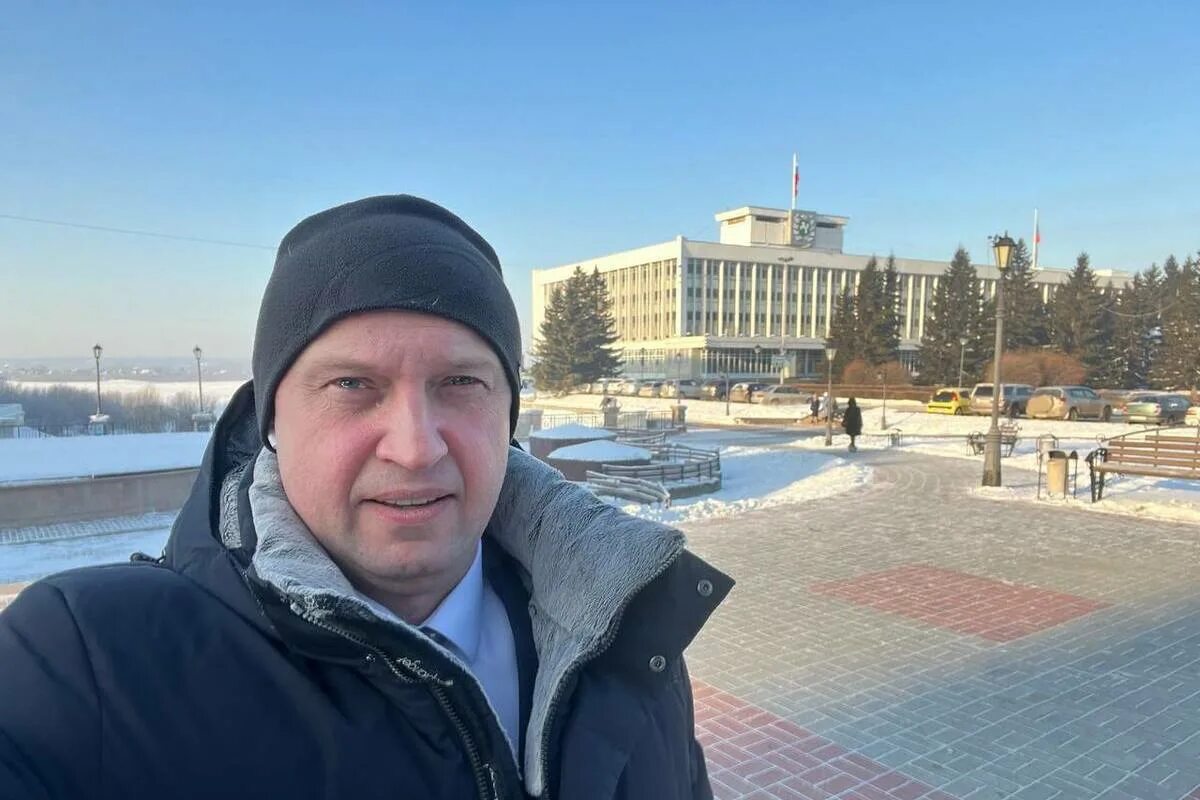 Мэр стрежевого телеграмм. Портрет пасечника главы лнр. Мэр стрежевого телеграмм. Мэр стрежевого дениченко. Мэр стрежевого дениченко.