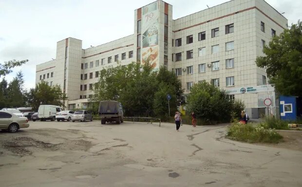 Ильменская 81 миасс поликлиника. Улица ильмен тау 3 в миассе. Миасс ильмен тау 3/2. Медицинский центр праксис. Ильменская 81 регистратура миасс.