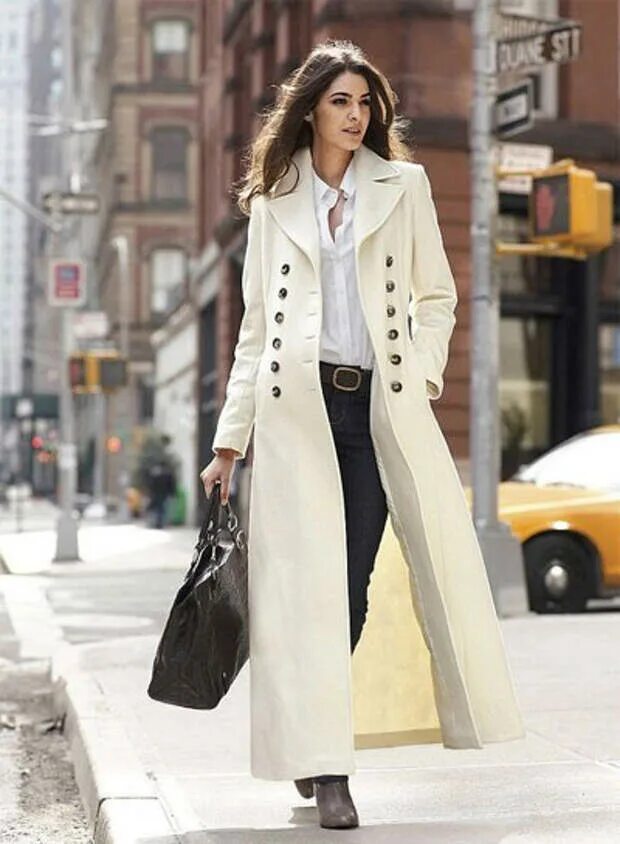 Длинное пальто. Белое длинное пальто женское. Длинное белое пальто. Шикарное белое пальто. Женщины в белом пальто