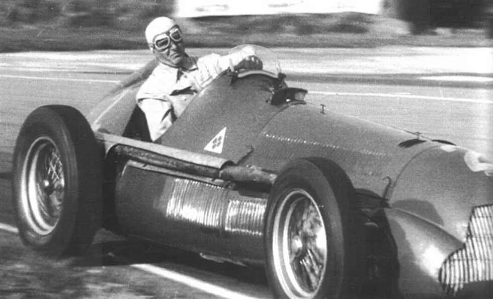 Нино фарина. Alfa Romeo 158 1950. F1 1950 Alfa Romeo. Джузеппе Нино Фарина. Нино Фарина гонщик.