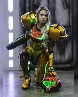 Samus cosplay