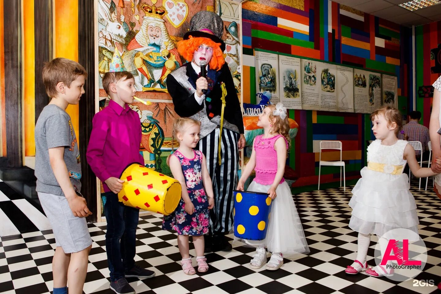 День рождения вечеринка дети. Центр проведения праздников. Аниматоры на детский праздник. Центр проведения праздников. Агентство по организации праздников.